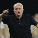 Μουρίνιο: Η χειρονομία του Special One μετά τη νίκη επί της Σπόρτινγκ που έγινε viral (vid)