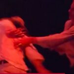 Αυστραλία: Συγκρότημα πλακώθηκε στο ξύλο πάνω στη σκηνή – «Δεν σε χρειαζόμαστε» (vid)