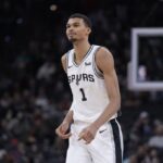 Ο Βενσάν Κολέ έψεξε τις αδυναμίες του Βικτόρ Γουεμπανιαμά μετά τις πρώτες εμφανίσεις του στο NBA