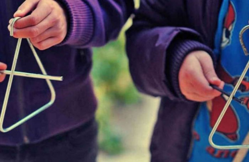 Παιδιά ζητούσαν να πληρωθούν μέσω… IRIS για τα κάλαντα! (vid)