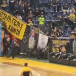 Η ΚΑΕ ΑΡΗΣ τίμησε την μνήμη του Οδυσσέα – Ανθοδέσμη από τον Καστρίτη (pic)