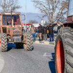 Στους δρόμους σήμερα και οι αγρότες της Θεσσαλονίκης – Απλώνεται ο αγροτικός κλοιός (vid)