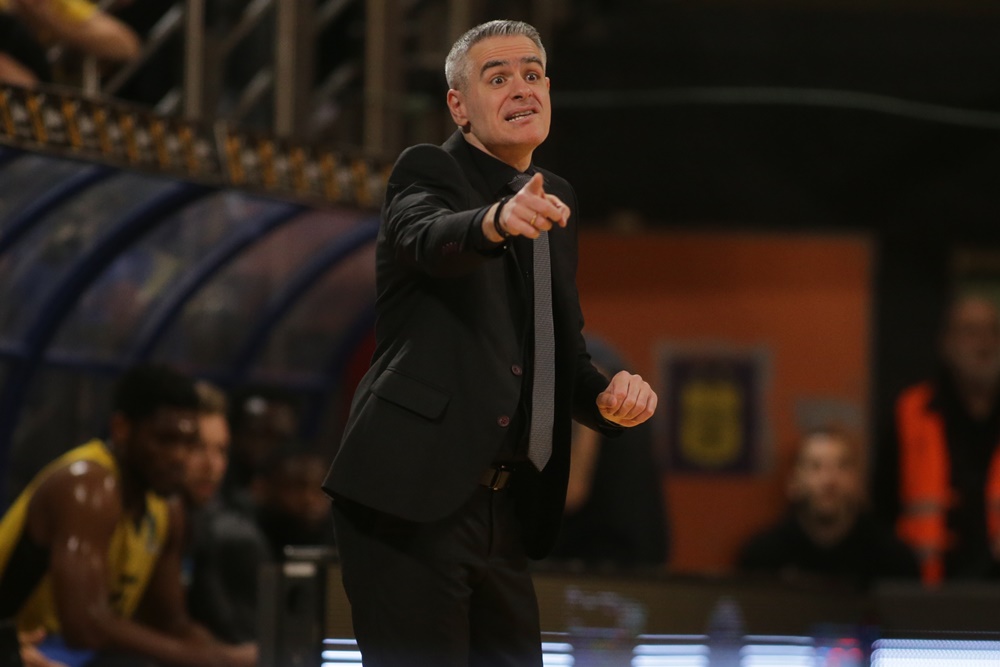 Σκανάρει εντατικά την αγορά