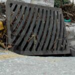 Σήκωσαν πάνω από δέκα φρεάτια στο δρόμο Θεσσαλονίκης – Περαίας (vid)