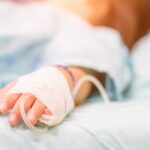 Απογευματινά χειρουργεία στα νοσοκομεία: Ο τρόπος λειτουργίας, το κόστος και ο χρόνος αναμονής (vids)