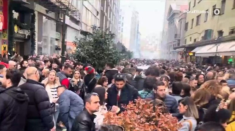 Θεσσαλονίκη: Χαμός και… 20 χιλιάδες πιάτα για τον Καρρά την Παραμονή! (vid)