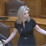 Βουλή – Τέμπη: Συγκλόνισε η μητέρα νεκρής που κατέθεσε στην Επιτροπή (vid)