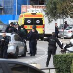 Σοκ στη Γλυφάδα: Τέσσερις οι νεκροί, μεταξύ τους και ο ένοπλος! (vid)
