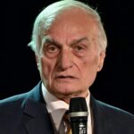 Μανώλης Μαυρομμάτης: Οι γιατροί προχώρησαν σε τραχειοστομία στον ίδιο και τη σύζυγο του (vid)