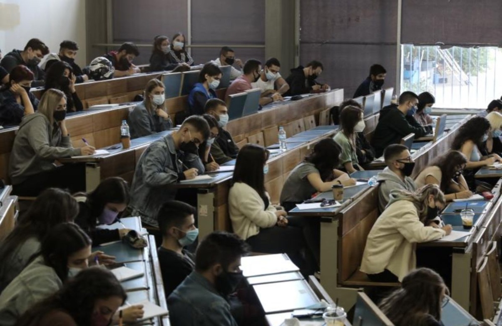 Στάση αναμονής για την Εξεταστική στα Πανεπιστήμια – Υπό τον «φόβο» του Chat GPT οι καθηγητές