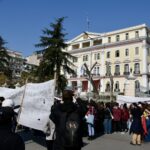 Θεσσαλονίκη: Καταγγελία γονιών ότι γυμνασιάρχης «έσκισε λίστα μαθητών με τα θύματα των Τεμπών»