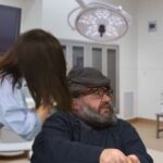 Mitsi VAR: Η επίσκεψη του Άδωνι στον πρώτο γιατρό που βγήκε από ιδιωτικό πανεπιστήμιο (vid)