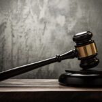 Καταδίκη 4 ετών για γνωστό ηθοποιό – Ένοχος για βιασμό και δύο απόπειρες