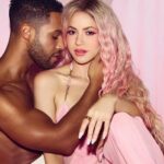 Shakira: Οι φίλοι της ανησυχούν για τη νέα της σχέση με τον πρωταγωνιστή του «Emily in Paris» (vid)