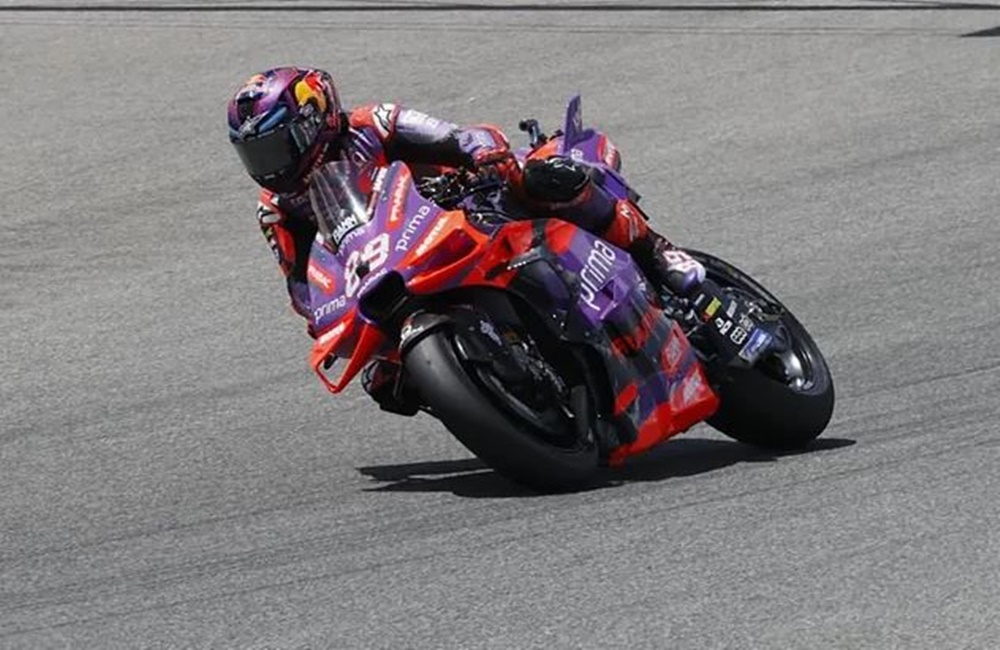 Πρωτιά για τον Μάρτιν στα πρώτα δοκιμαστικά του Λε Μαν