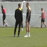 Τα τετ α τετ με τους παίκτες και οι ομιλίες στην ομάδα