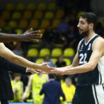 Στον Πανιώνιο ο Σαλούστρος
