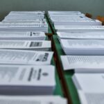 Εκλογικό τμήμα με μόνο ένα μέλος από την Εφορευτική Επιτροπή (vid)