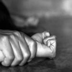 Ρόδος: Ξυλοκόπησε τη γυναίκα του μπροστά στα τρία παιδιά τους