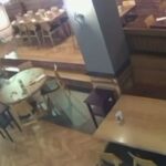 Θεσσαλονίκη: Μηχανή καρφώθηκε σε βιτρίνα εστιατορίου (vid)