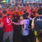 Σκηνές χάους: Τούρκοι “επιτέθηκαν” σε Ολλανδούς μετά τον αποκλεισμό (vids)