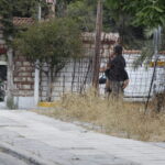 Χειροβομβίδες και… άλλα στην τσάντα που πέταξαν στο Κερατσίνι (vid)