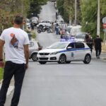 Κερατσίνι: Η στιγμή που η ομάδα ΔΙΑΣ εντοπίζει το τσαντάκι με τις χειροβομβίδες (vids)