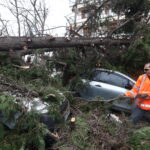 Θεσσαλονίκη: Πολλά τα προβλήματα και 200 κλήσεις στην πυροσβεστική λόγω καιρού (vid)
