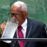 ΟΗΕ: Viral o πρόεδρος της Αϊτής να πίνει από… την κανάτα! (vid)