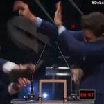 Aπίστευτη στιγμή σε debate: Χτύπησε με καρέκλα τον πολιτικό του αντίπαλο!