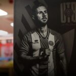 Σέφιλντ: Εξαντλήθηκε και επανακυκλοφορεί το match programme προς τιμήν του Μπάλντοκ
