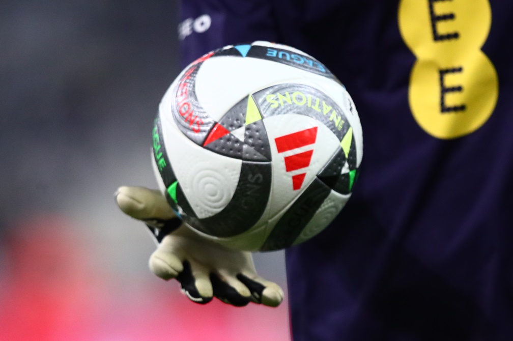 Πρέστον-Λιντς: Η μη υπόδειξη της κόκκινης έφερε μεγάλη ένταση (vid)