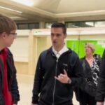 Tαξίδεψε 650 μίλια για αγώνα της Οσασούνα και έλαβε ένα απρόσμενο δώρο (vid)