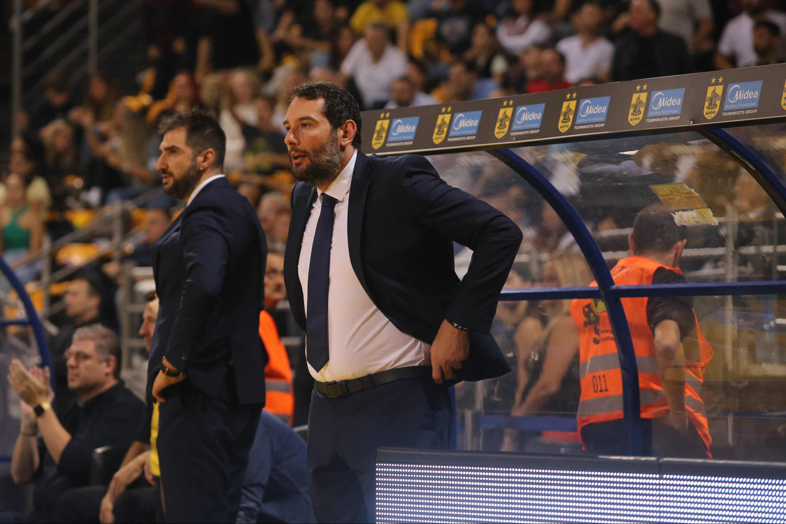 Καραποστόλου: “Να χτίσουμε πάνω στη νίκη επί του ΠΑΟΚ”