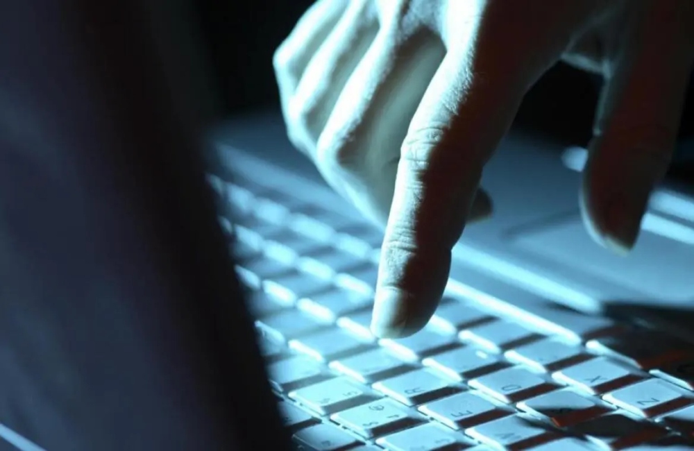 Θεσσαλονίκη: 27χρονος προσποιήθηκε τον εκπρόσωπο δημοσίων σχέσεων και εξαπάτησε 19χρονο