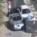 Οδηγούσε μεθυσμένος, παρέσυρε σταθμευμένα μηχανάκια και απείλησε με αλυσοπρίονο! (vid)