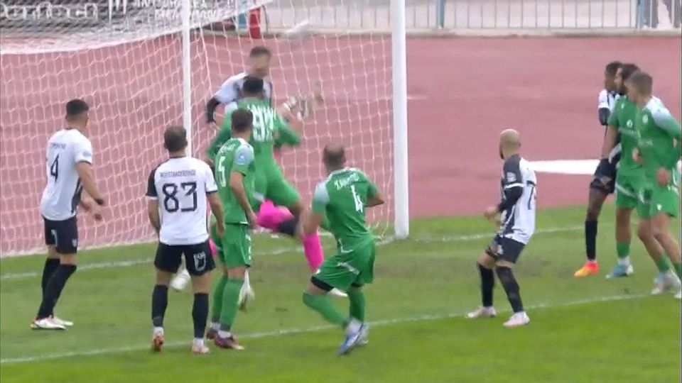 Ο Παμλίδης έγινε… τερματοφύλακας και έσωσε την Καλαμάτα (vid)