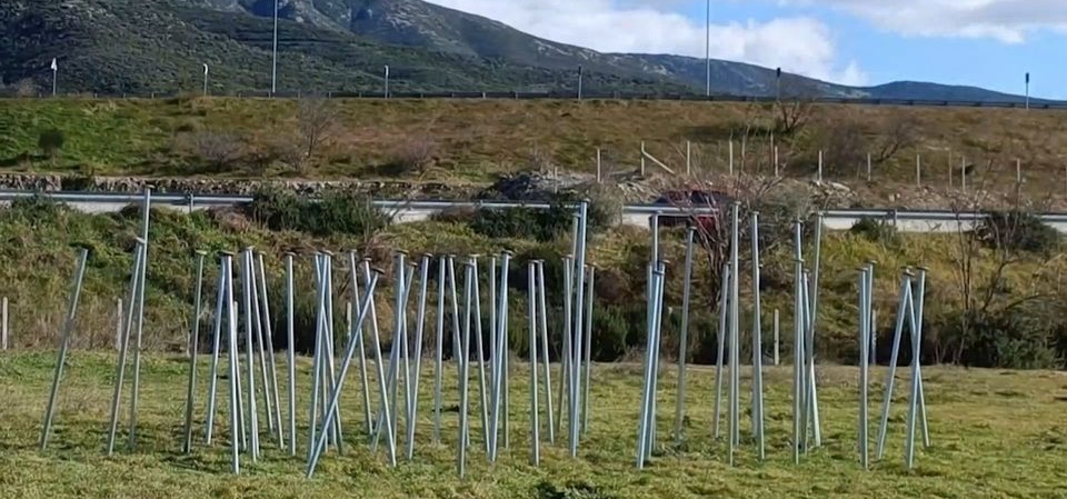 “Αυτά τα καρφιά είναι γεμάτα πόνο και αίμα” (vid)