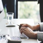 Gaslighting: 6 στους 10 εργαζόμενους υφίστανται ψυχολογική χειραγώγηση από προϊστάμενους (vid)