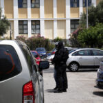 Μια 20χρονη επιχείρησε να πηδήξει από παράθυρο δικαστηρίου