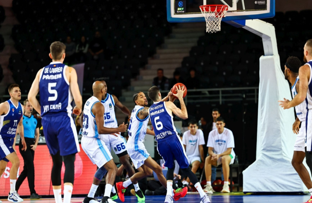 Eurocup: Διέλυσε την Τουρκ η Βαλένθια