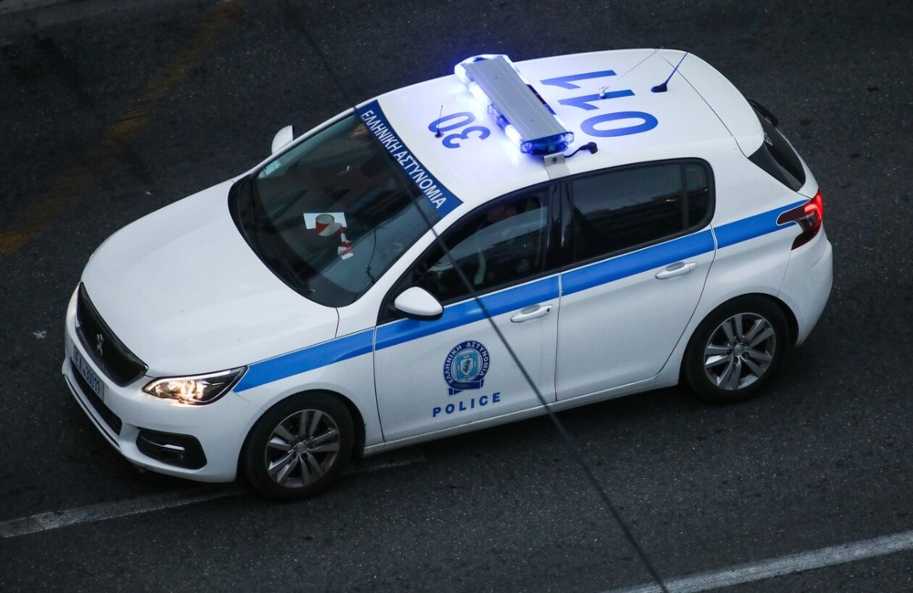 Δίωξη για βιασμό ανηλίκου στη σύζυγο του αστυνομικού της Βουλής