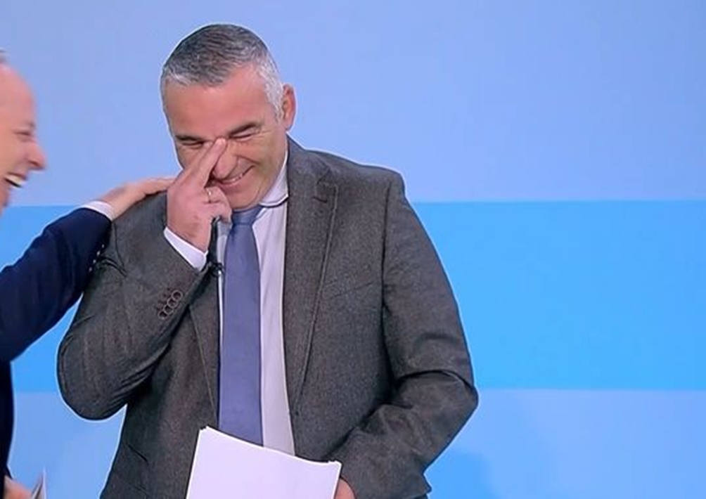 Επική γκάφα Ντσούνου: Έστειλε καταλάθος χρήματα σε άγνωστο μέσω IRIS (vid)