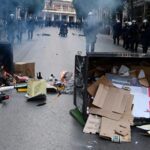 Σύνταγμα: Ένταση και επεισόδια στο συλλαλητήριο για τα Τέμπη (vid)