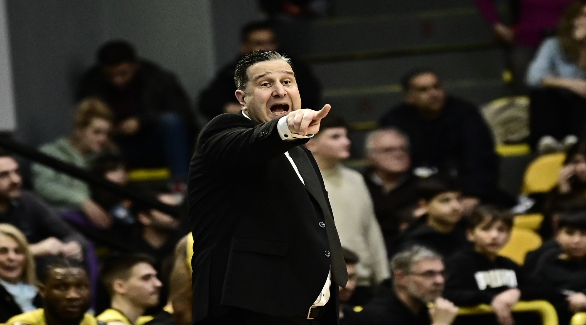 Μαρούσι: Oριστικά τέλος ο Τακιανός, αναλαμβάνει ο Μπατής