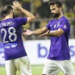 To… κεφάλι του “Φέτφα” και ο “φωτογράφος” Ιντέγε (vids)