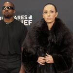 Η Μπιάνκα Σενσόρι πήγε… γυμνή στα Grammy και την έδιωξαν!
