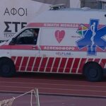 Tραυματισμός φιλάθλου στα επεισόδια – Ασθενοφόρο στην εξέδρα της Καλαμάτας (vid)