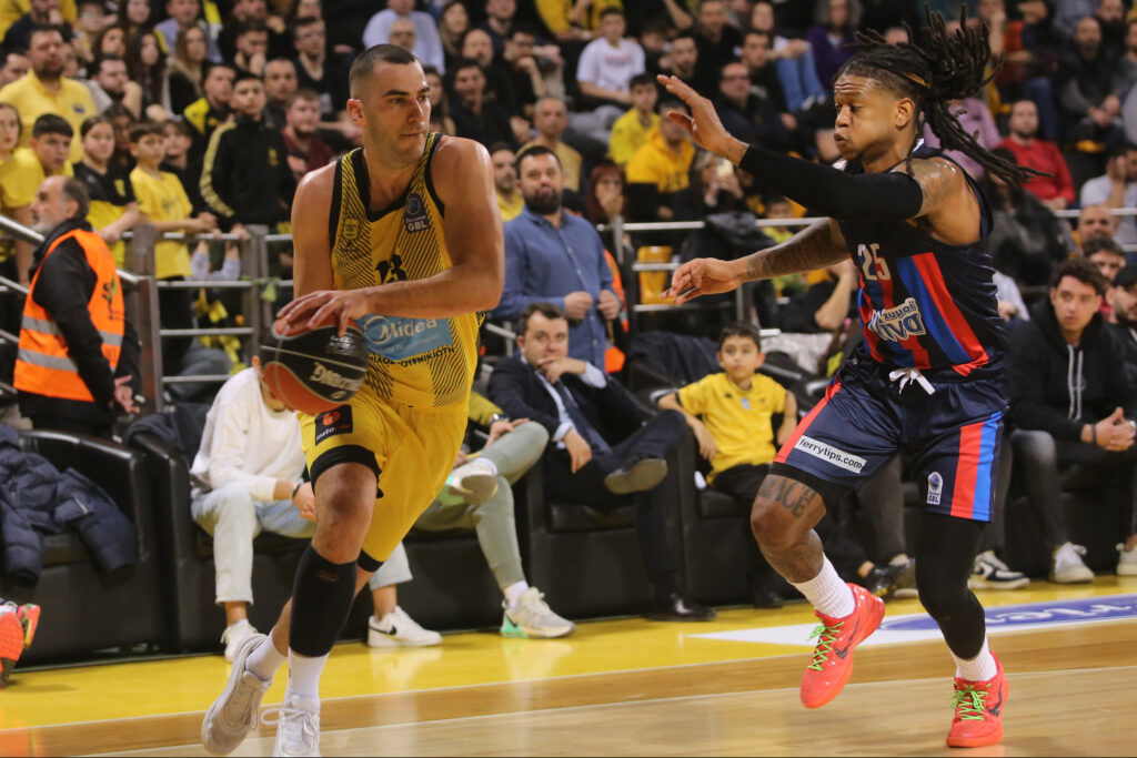 Σε πρώτο πλάνο ο Μποχωρίδης (pic)