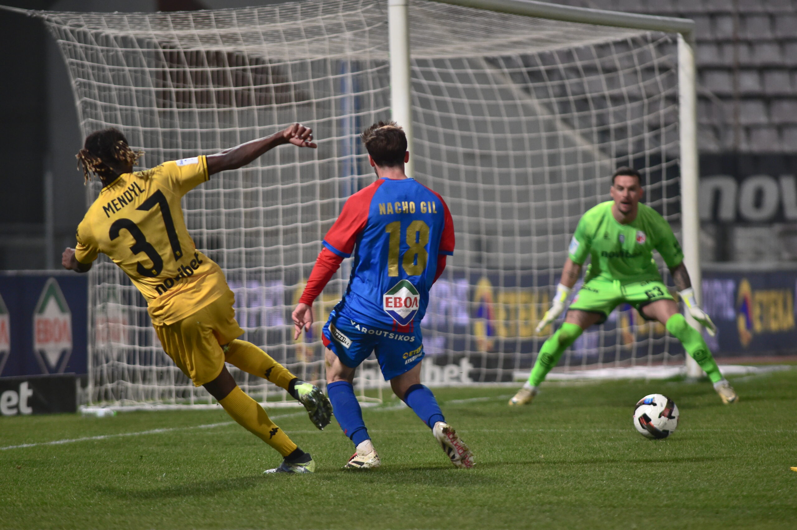 Ο Μεντίλ πάτησε περιοχή με τη μπάλα περισσότερο απ’ όλους! (pic)